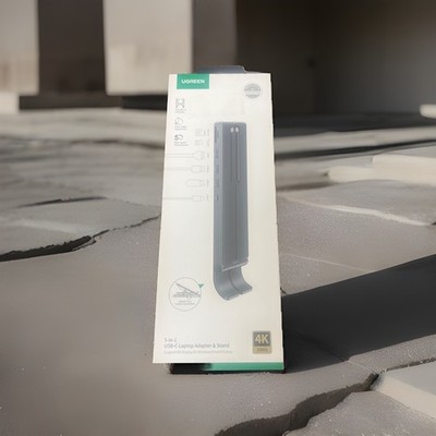 Ugreen USB-C To USB 3.0, HDMI, SD And TF Card Reader Docking Station. 