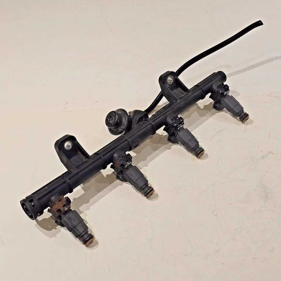 Hyundai Genesis 2012 cupé riel de combustible de 2,0 L con juego de inyectores 35340-2C200 OEM Foto 2 de 4