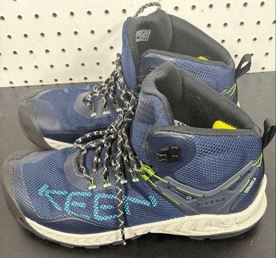 KEEN Men's NXIS EVO MID WP Hiking  Boots size 9