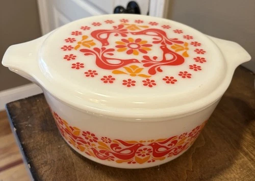 Pyrex 2 1/2 Quart Round Casserole #475 B Friendship Pattern w/ Lid 475