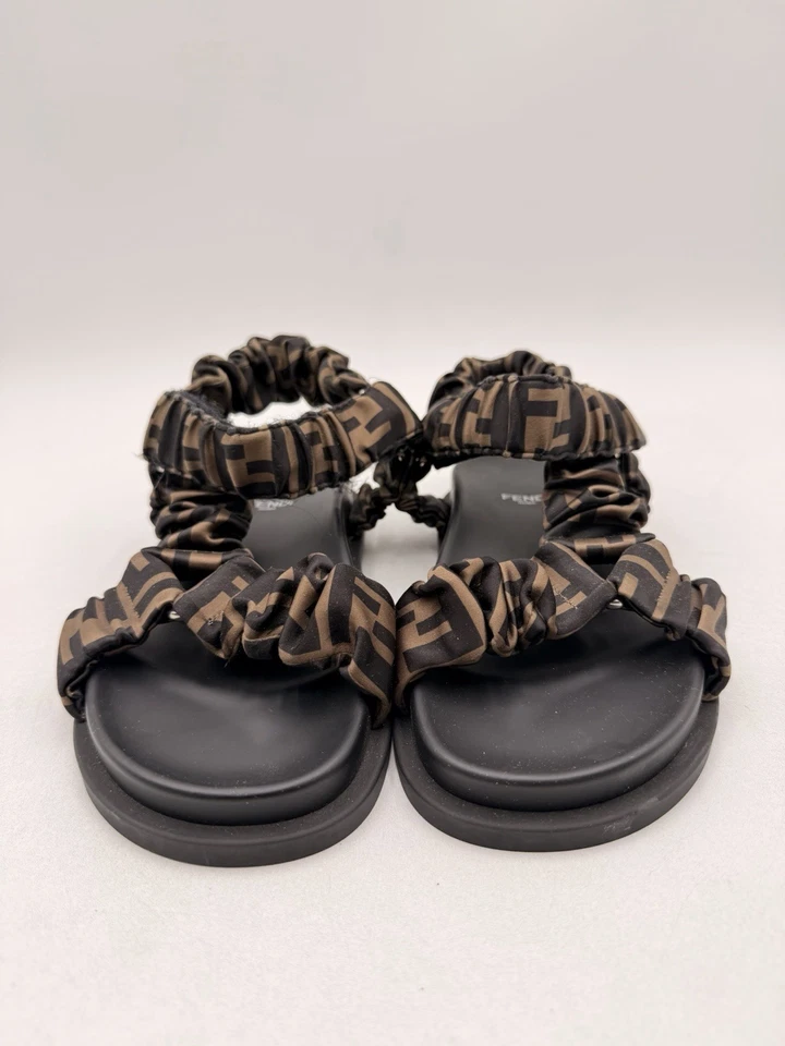 Sandalias Fendi Fell de tela marrón satinado con correa al tobillo para mujer talla 35,5 Foto 2 de 4