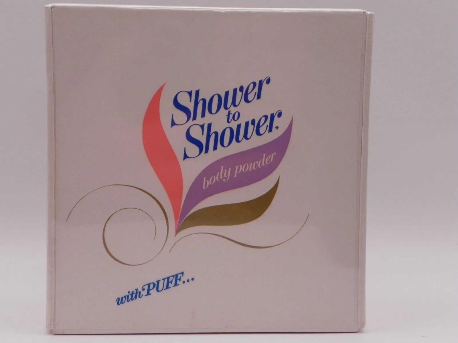 Johnson and Johnson Shower To Shower Body Powder With Puff 8oz.