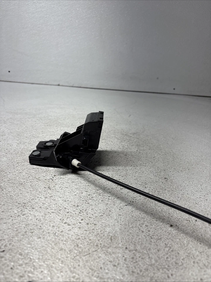 01-11 Mercedes W211 E350 C240 tampa do porta-malas trava alça 1717500085 fabricante de equipamento original - Imagem 3 de 4