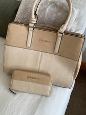 Beige Guess Faux leather handbag with matching purse brand new without tags