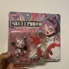 Pop Mart SKULLPANDA The Stocking Surprise Figure