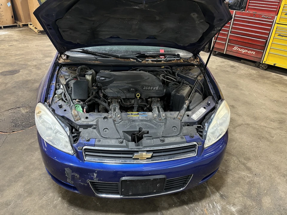 Used Front Right Seat Belt Front fits: 2006 Chevrolet Impala bucket and bench pa Foto 2 de 4