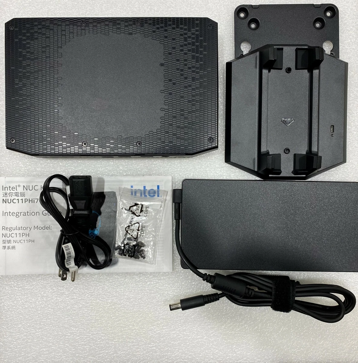 ポスターフレーム インテル NUC RNUC11PHKI7C - crumiller.com