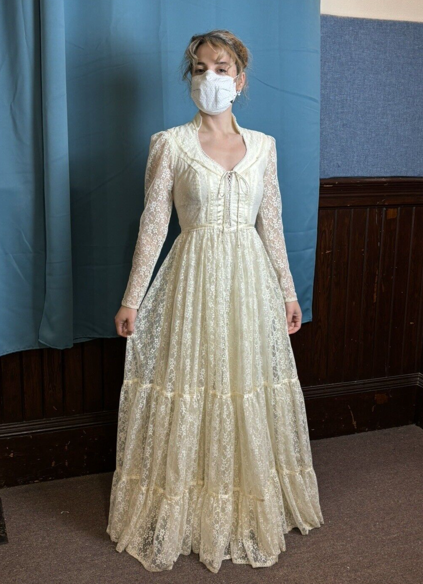 Gunne Sax Vintage 1970s Ivory Lace Wedding Dress #15 Romanic Gunne Sax Vintage 1970s Ivory Lace Wedding Dress #15 Romanic