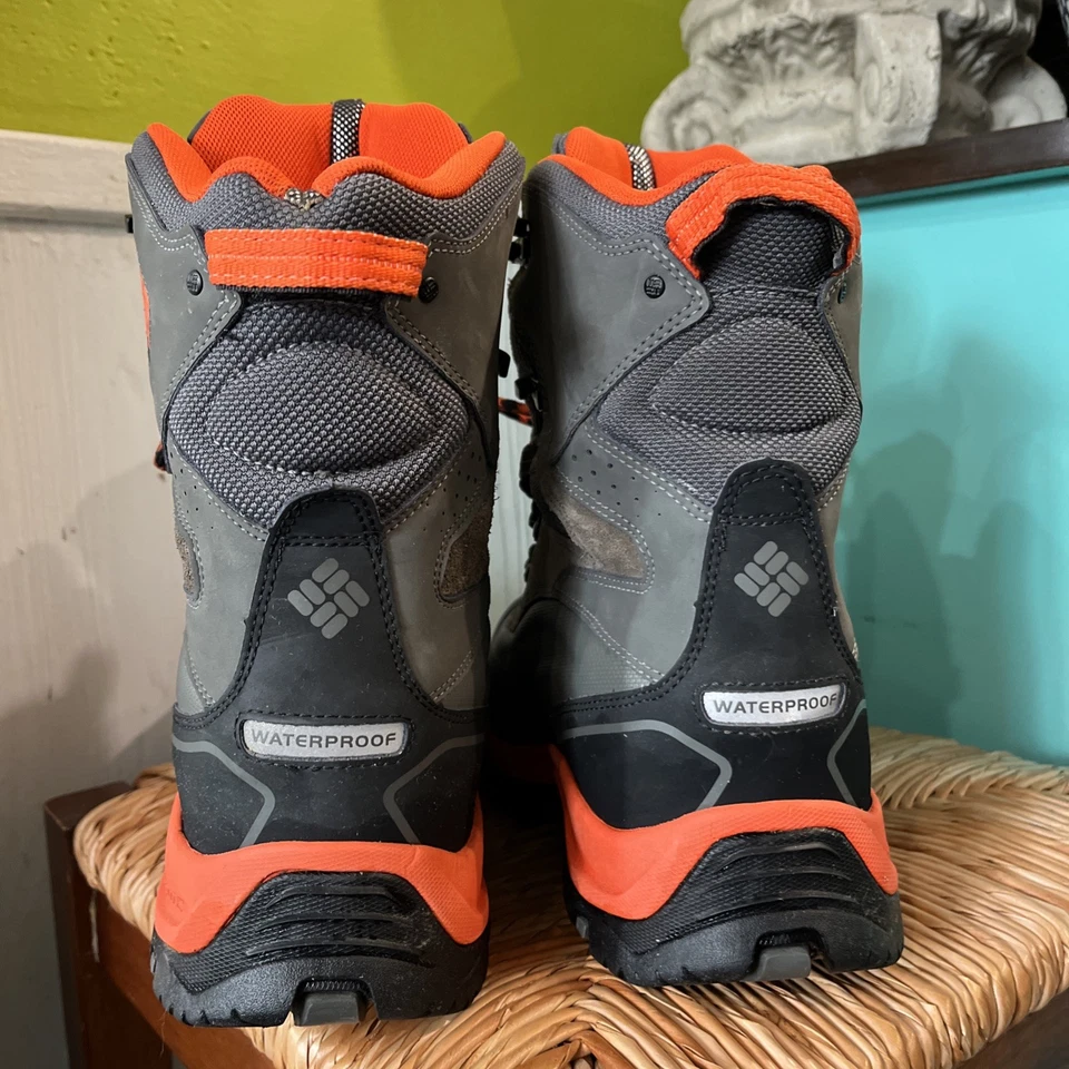 Botas de nieve Columbia Tech Light, Omni Heat, naranja y gris para hombre talla 10” Foto 3 de 4