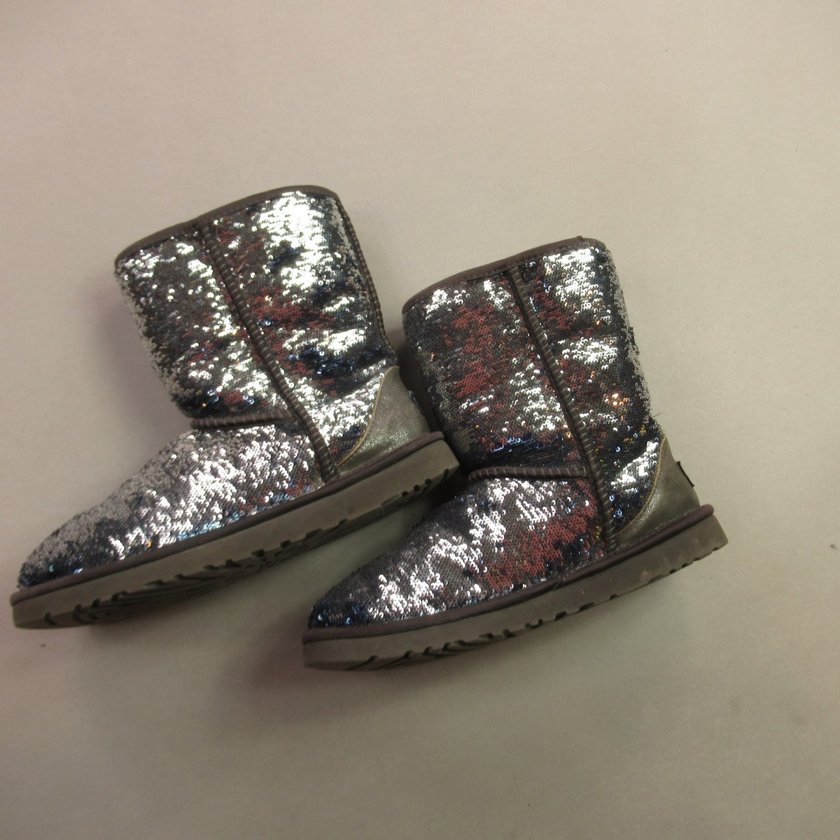 UGG Australia Classic Short Sequin Boots Women's US 8 EU 39 Silver