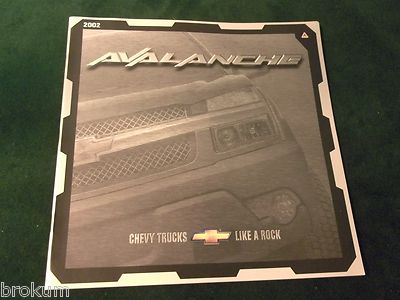  MINT CHEVROLET 2002 CHEVY AVALANCHE 40 PAGE SALES BROCHURE NEW (BOX 316