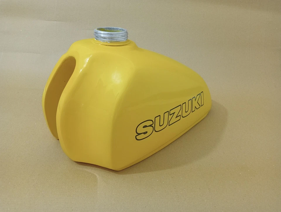 Suzuki RM250 RM250 C2 1978 1/2 acero pintado amarillo combustible gasolina tanque Foto 4 de 4