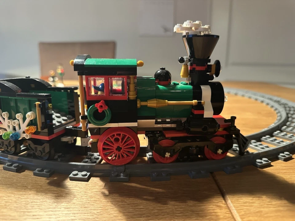 LEGO 10254 Winter Holiday Train, Foto 4 von 5
