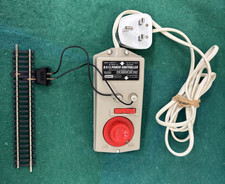 Hornby R915 Power Controller with Connector and Piece of Hornby Track Working