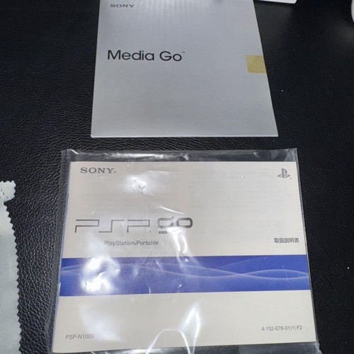 Sony PSP Go Console Pearl White PSP-N1000 Rare FW6.10 Box Manual Charger Tested - Picture 17 of 17