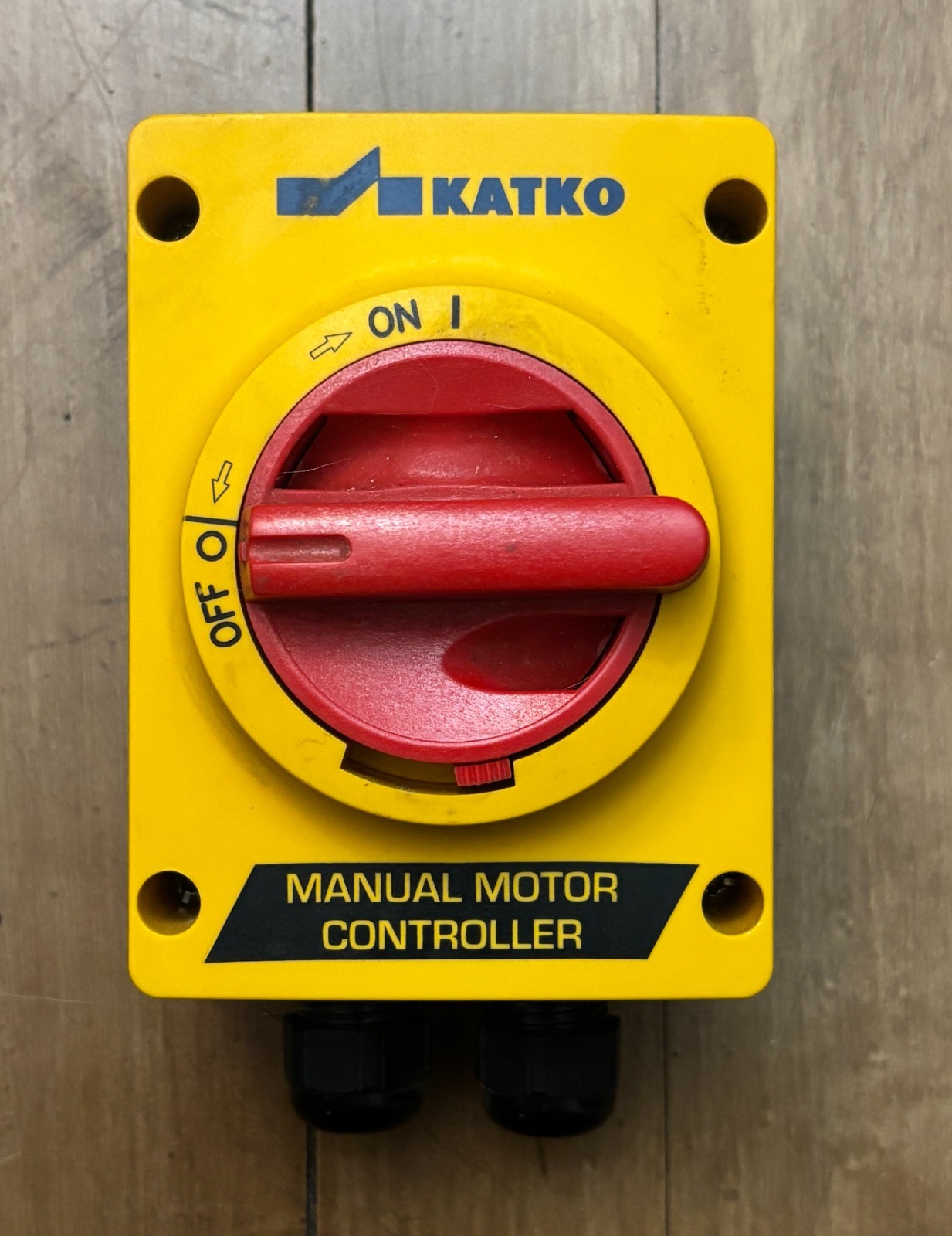 Katko KEM 325UL Y/R 25A 600V Manual Motor Controller