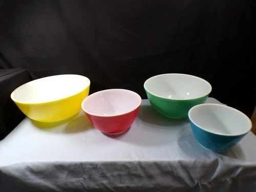 Pyrex Primary Colors 4 Piece Nesting Mixing Bowl Set Yellow Red Green Blue