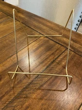 Set Of 7 Metal Display Easels Book Frame Holders 5 Gold Tone 2 Silver Tone