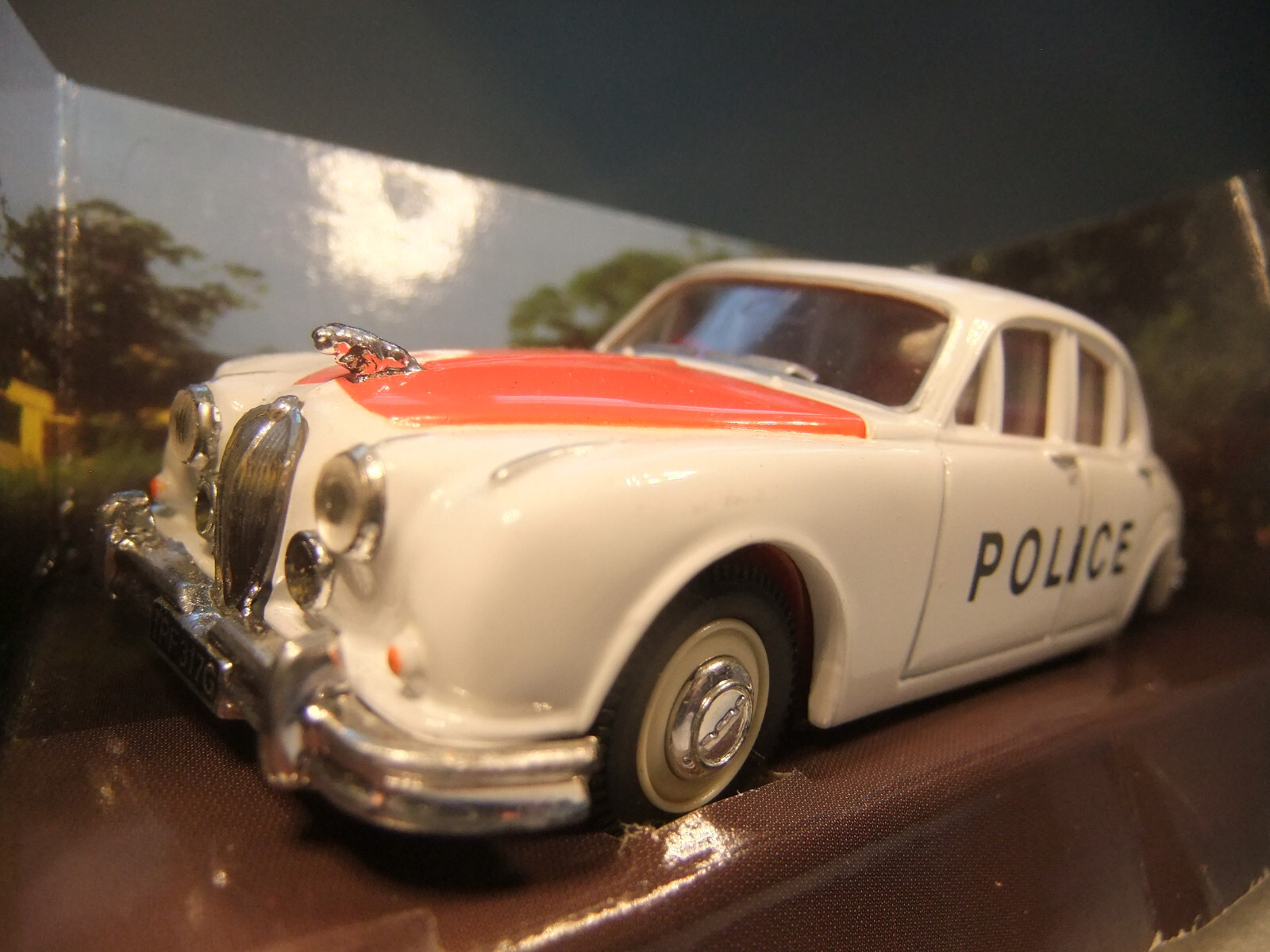 Corgi 1/43 Jaguar Mk2 – Police Staffordshire – Miniature De Collection (occasion)