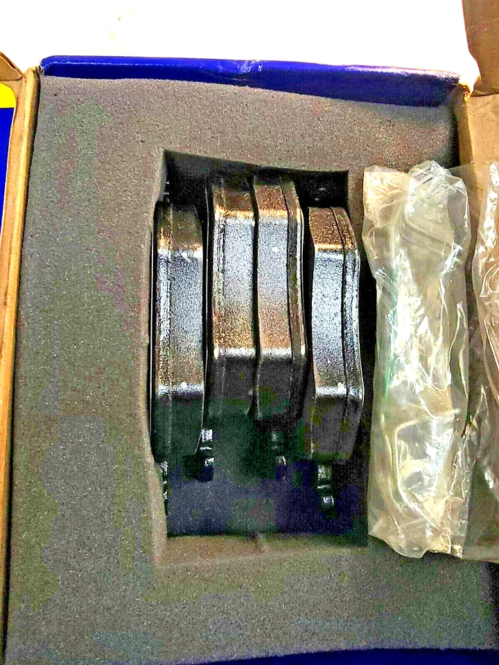 Pastillas de freno delanteras de cerámica para frenos Ford Escape Mercury Mariner Goodyear GYD843 Foto 3 de 3