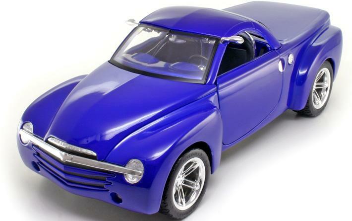 1:18 Maisto Chevy SSR '00 Concept blue, red | eBay