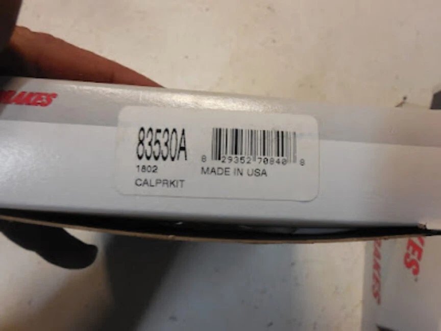 Kit de herrajes de freno de disco NAPA Ultra Premium 83530A Foto 2 de 2