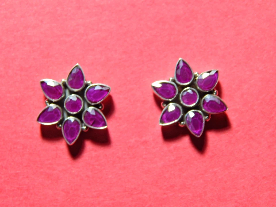 Pendientes de boda de plata de ley 925 con flores de rubí natural Foto 4 de 4