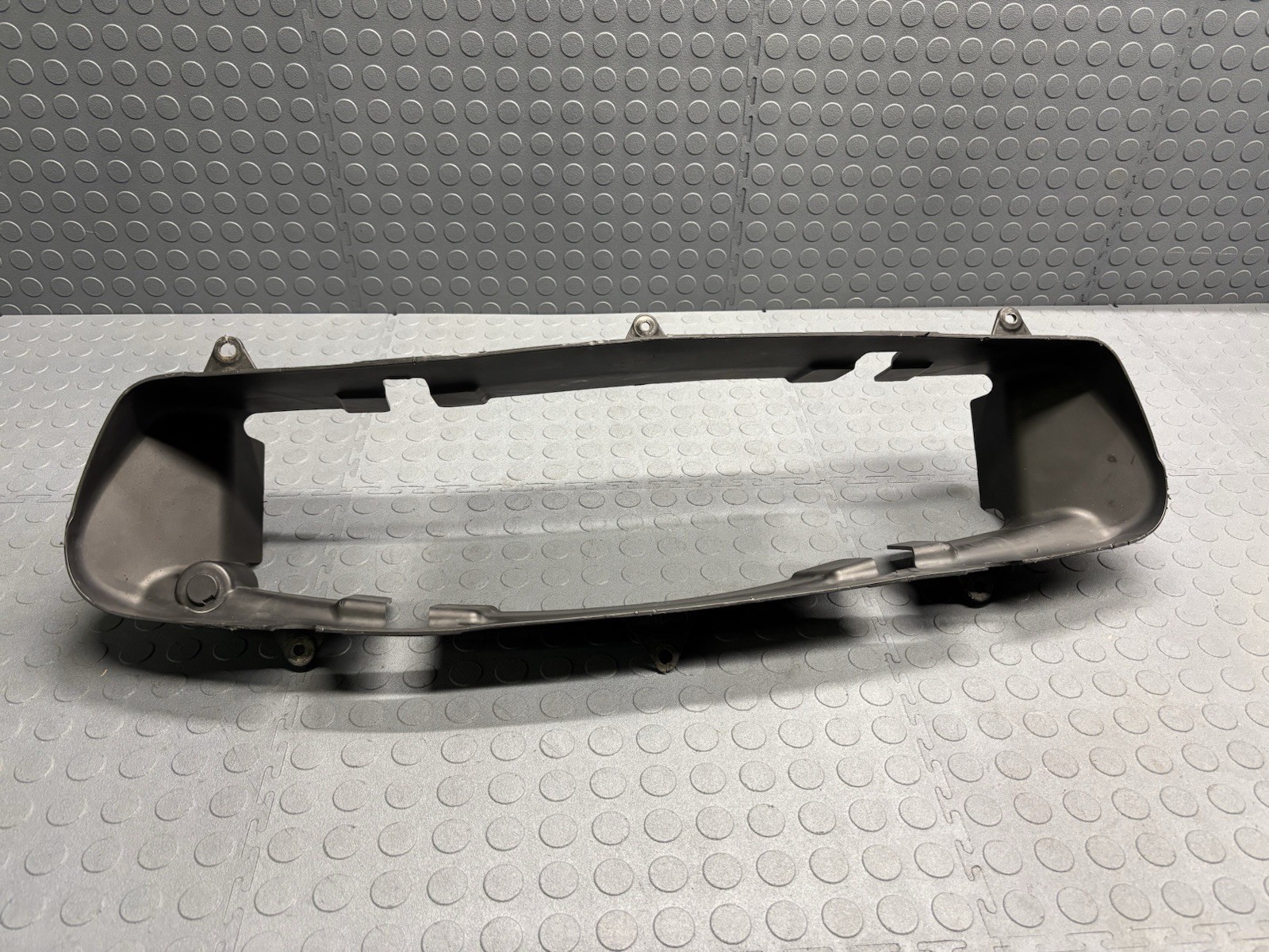 MASERATI GHIBLI RADIATOR AIR GUIDE DEFLECTOR INTAKE DUCT BAFFLE OEM 670009839