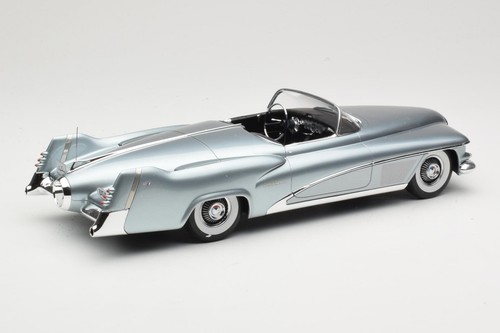 BOS199 Buick La Sabre Concept azul claro metálico BOS 1/18 - Imagen 2 de 6