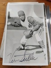 1963-69 Cleveland Indians Postcard -VERN FULLER (Fielding) *Autographed*