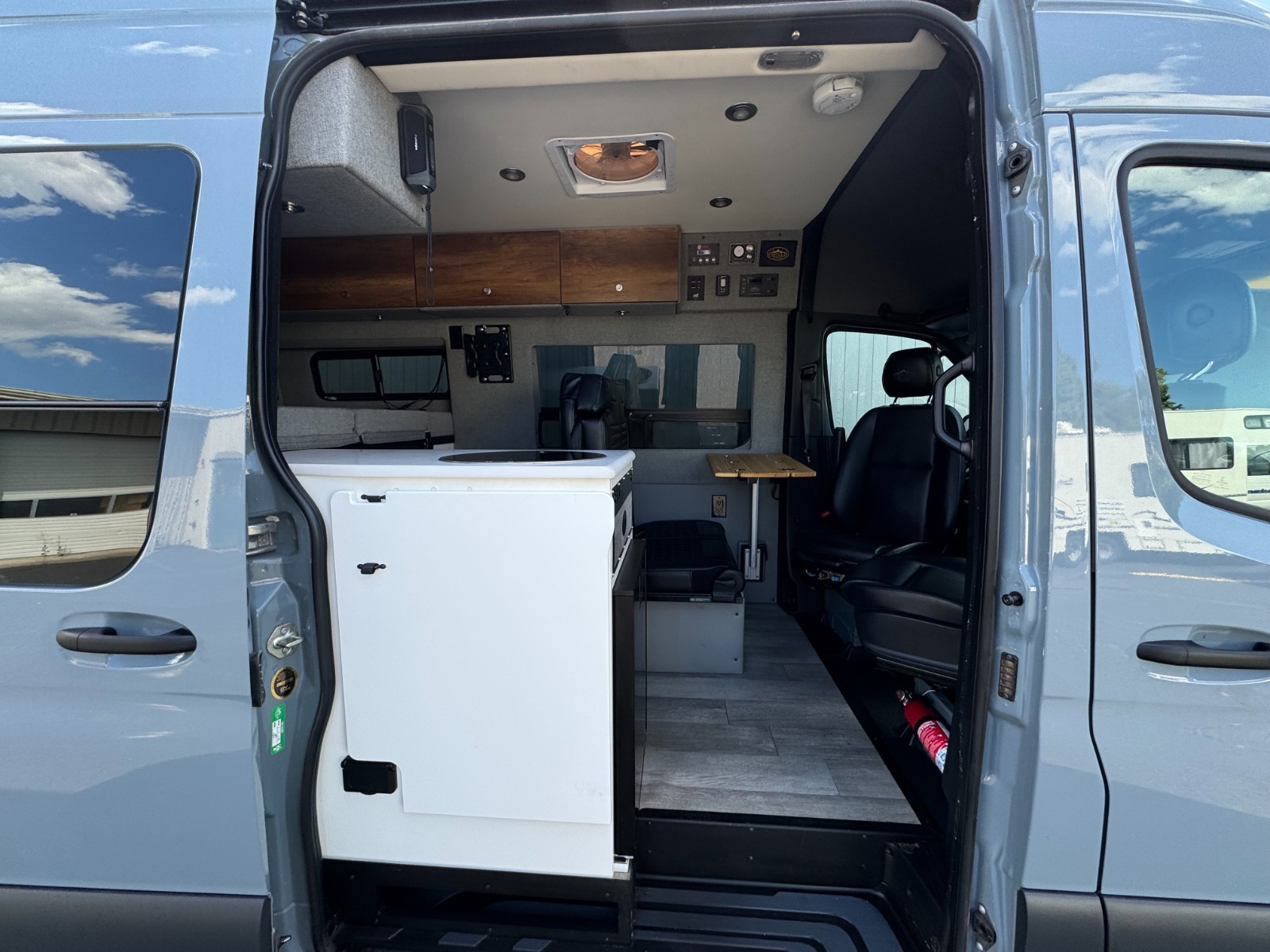 2021 Sprinter 4x4 Storyteller Stealth MODE