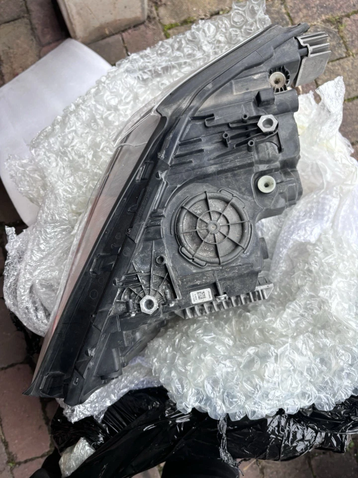 Adaptiv Scheinwerfer Rechts BMW G30/G31/F90 mit Steuergeräte Original 8499122-03 - Bild 2 von 4