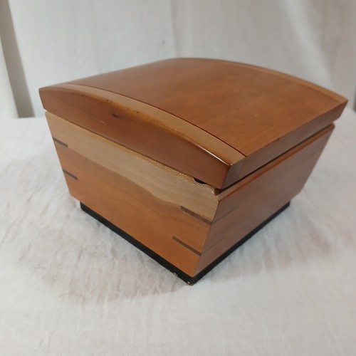 Vintage Cherry Wood Rolodex Card File Domed Lid Made In Thailand