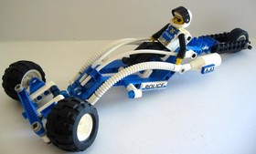 LEGO 8252 Technic BEACH BUSTER Off Road Police Vehicle 85% complete