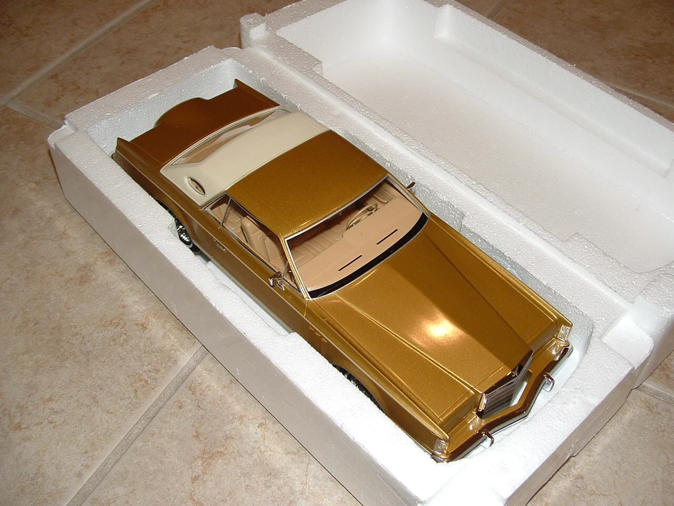 Lincoln Mark V 1978 dorado metálico 1:18 BoS *nuevo* en caja *RARO* Foto 2 de 4