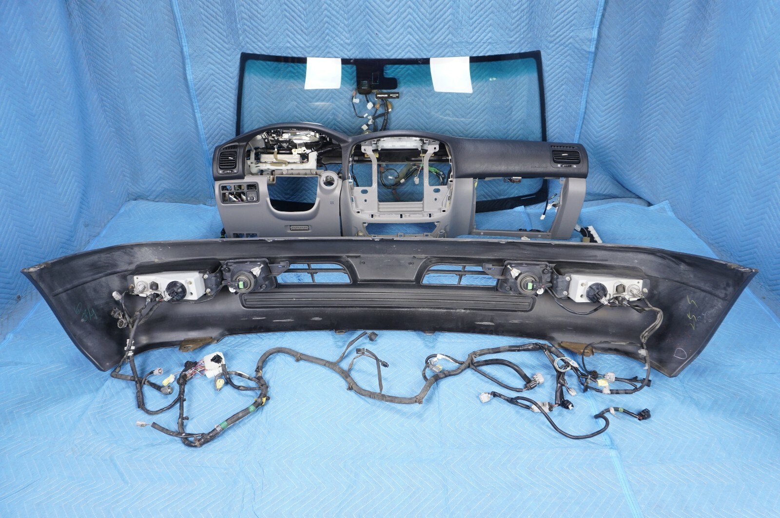 Lexus LX470 Night Vision System w/ Dashboard, Bumper & Windshield 2003