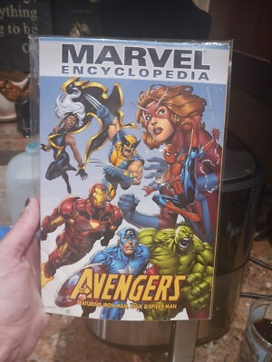 2005 Scholastic Marvel Encyclopedia- Avengers. Paperback, Comic Book.
