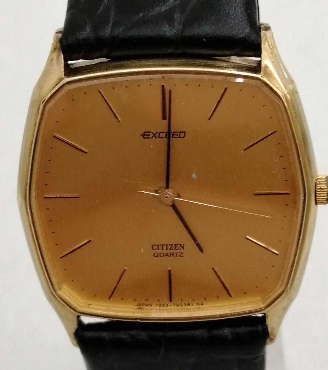 Citizen Quartz Wristwatch Model 4 797906 Stylish and Reliable