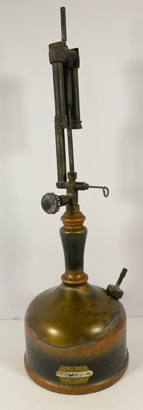 Vintage 1930s Coleman Model 129 Kerosene Mantle Table Lamp - Collectible!