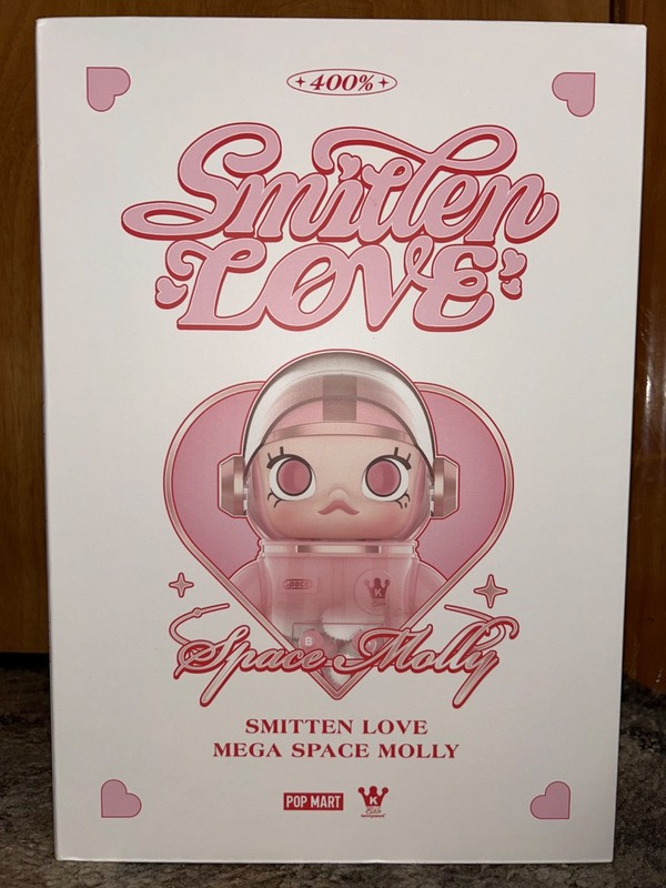 Pop Mart Mega Space Molly 400% - Smitten Love Edition (In good condition!)