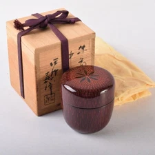 Tea utensils, lacquerer, Kasho, chrysanthemum makie, medium date, same box, V