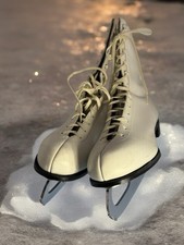 Vintage Aerflyte Women s Ice Skating Boots / Ice Skates Size 10 2/3 Made England