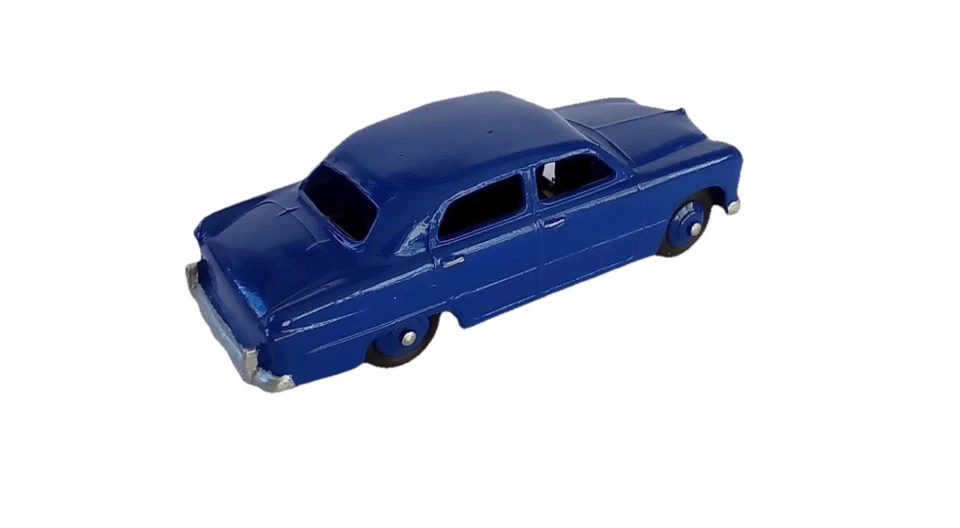 Vintage Dinky  #170 FORD SEDAN Exquisite model.  - Image 4 of 4