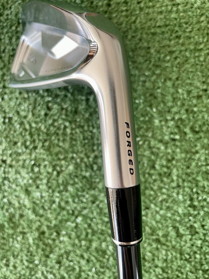 Srixon ZX7 Mk 2 Irons 5-PW Senior Flex Graphite Right Handed Mens Golf Clubs - Image 3 of 4