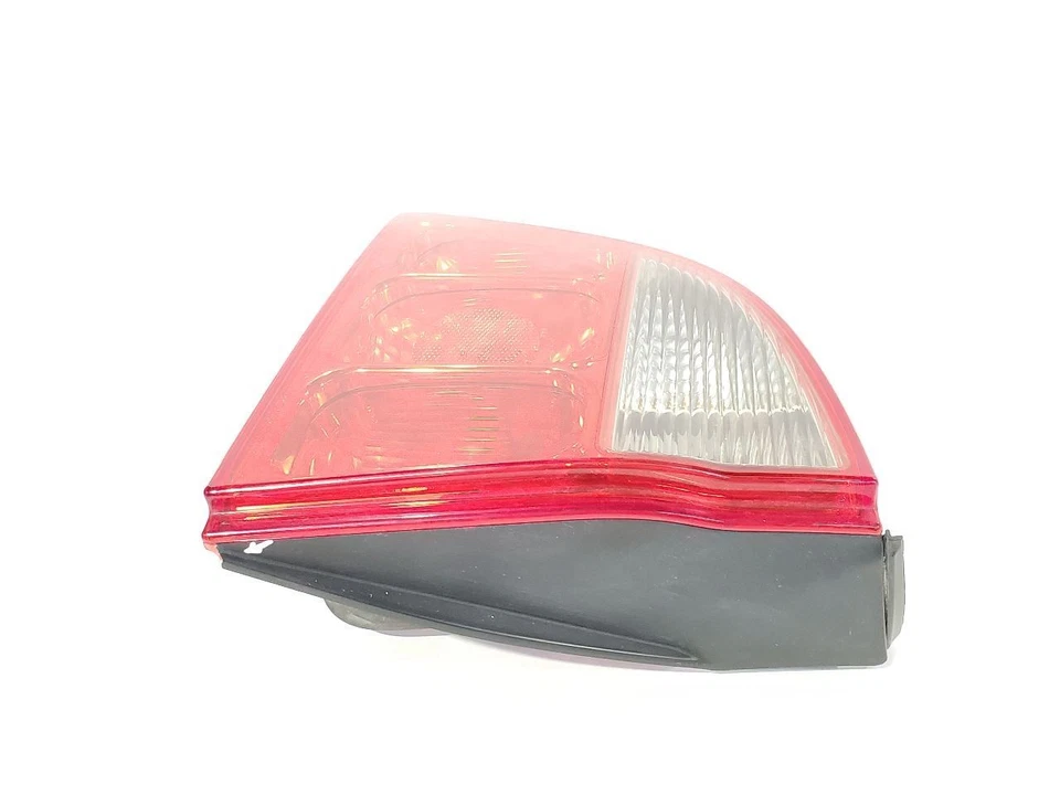 Luz trasera izquierda Maserati Spyder Cambiocorsa 2003 fabricante de equipos originales  Foto 3 de 4