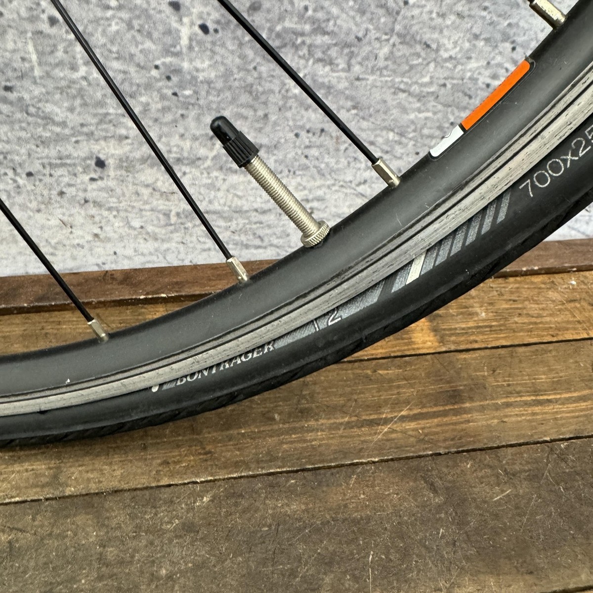Bontrager AT-750 Front Wheel 700c 32H 32 Spoke QR Clincher Presta