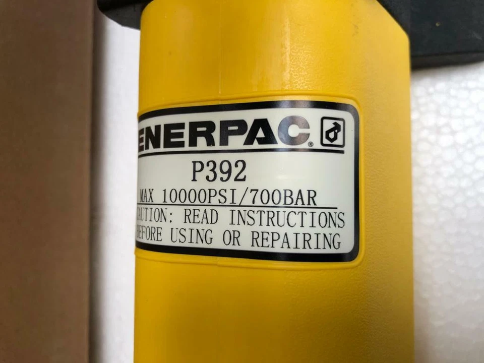 Enerpac P392 Two-Speed Hydraulic Hand Pump 700 Bar/ 10,000 PSI - Image 2 of 4