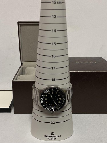 Gucci 126.2 G Timeless 100M Black Dial Date Men's Watch Box Case Booklet mzmr A - Picture 4 of 9