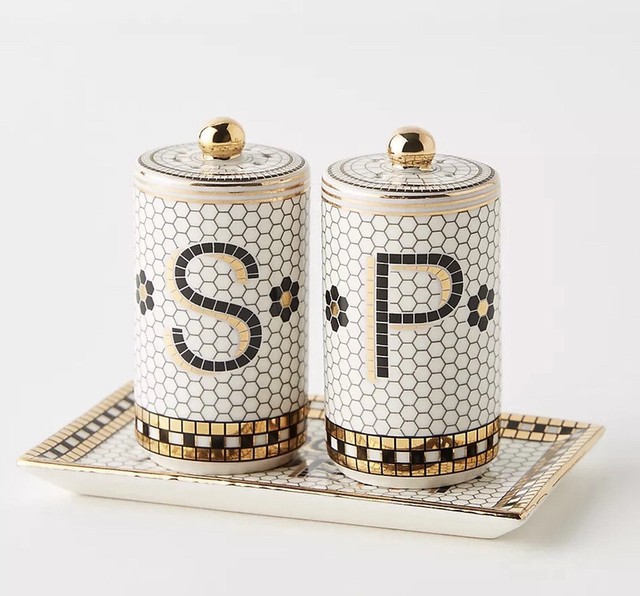 2PC SET Bon Appetit Italian Cooks Chefs Ceramic Salt & Pepper Shakers