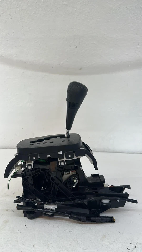 Toyota Yaris Excel 2018 híbrido CVT 1497CC HATCHBACK SELECTOR DE MARCHAS PALANCA DE CAMBIOS Foto 4 de 4